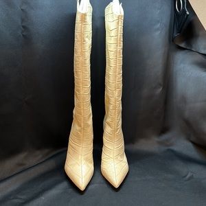 NEW SCHUTZ maryana lo crocodile-embossed leather boot in egg shell size 8B w box